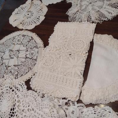 Collection of Needlework Table Linens- Doilies, Runners, etc.