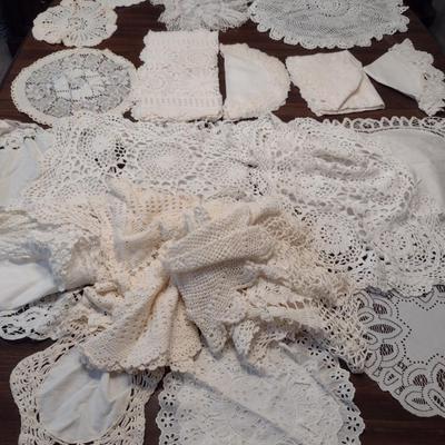 Collection of Needlework Table Linens- Doilies, Runners, etc.