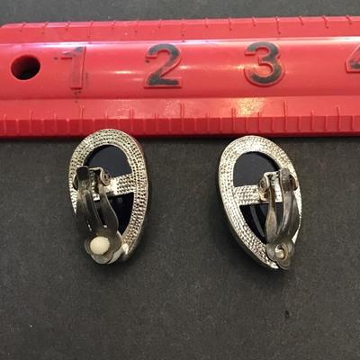 Vintage silver tone clip on fashion earrings