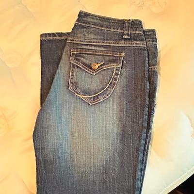 WOMENS BLUE JEANS (8-10)