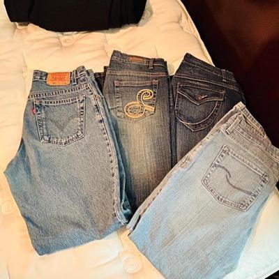 WOMENS BLUE JEANS (8-10)