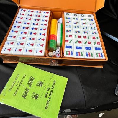 Sale Photo Thumbnail #374: Case is "sticky" on the outside bottom.