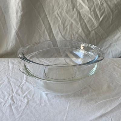 Sale Photo Thumbnail #223: Pyrex Clear Glass Mixing Bowls (Set of 2)