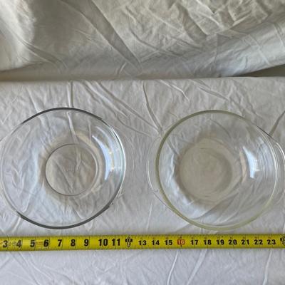 Sale Photo Thumbnail #226: Pyrex Clear Glass Mixing Bowls (Set of 2)