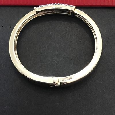 Gold tone, hinged Fashion bracelet