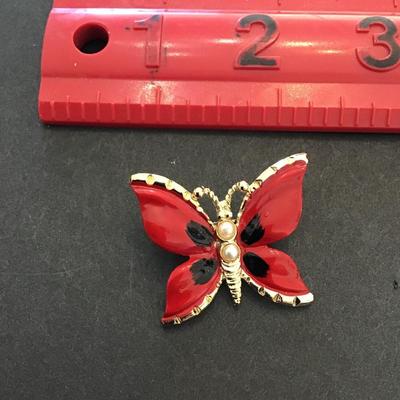 Beautiful, gold tone, butterfly, lapel pin brooch