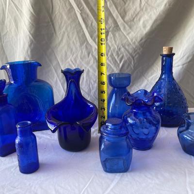 Sale Photo Thumbnail #257: Cobalt Blue Glass, Various pieces (Lot of 10)