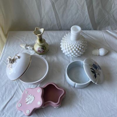 Sale Photo Thumbnail #290: Various Trinket Boxes (Lot of 5)