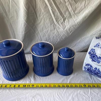 Sale Photo Thumbnail #375: Omniware Simsbury 3-Piece Canister Set Plus Porcelain Cookie Jar (Lot of 4). Omniware set retails at $120.