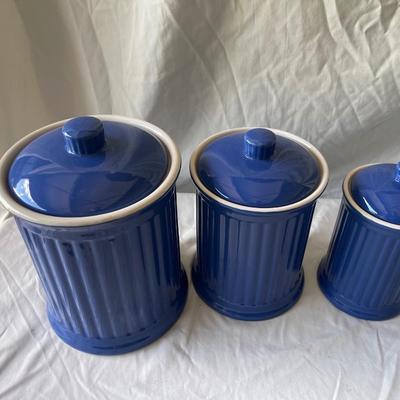 Sale Photo Thumbnail #370: Omniware Simsbury 3-Piece Canister Set Plus Porcelain Cookie Jar (Lot of 4). Omniware set retails at $120.