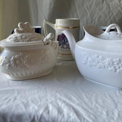 Sale Photo Thumbnail #397: Funky Tea-set (Lot of 5)