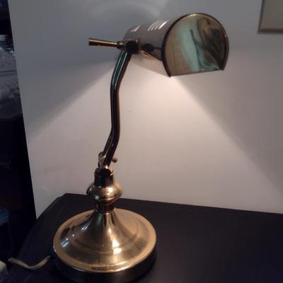 Adjustable Desk Top Lamp with Rotating Shade