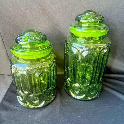 Sale Photo Thumbnail #561: Great condition, Hard to find! The one lid has issues.