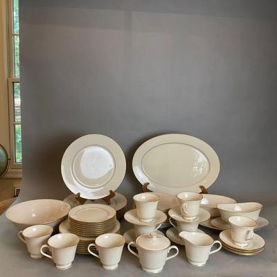 K970 Lenox Hayworth China With Gold Trim