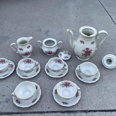 Sale Photo Thumbnail #504: Winterling Porcelain Tea Service (Set of 15). Bavaria, Germany. Great condition.