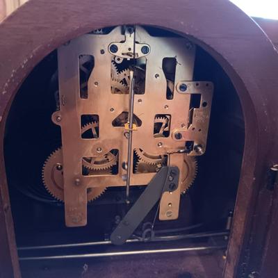SETH THOMAS 8 DAY STRIKING MANTLE CLOCK WITH KEY