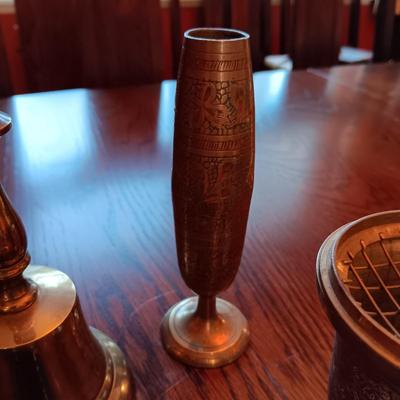 AN ASSORTMENT OF BRASS ITEMS