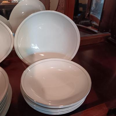 FOREVER YOURS FINE CHINA SERVICE FOR 6