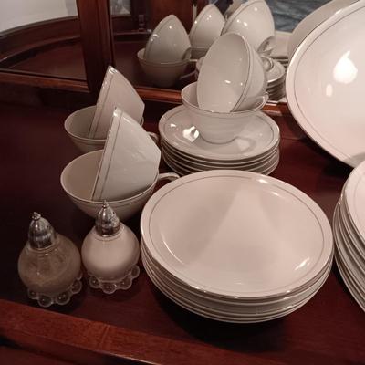 FOREVER YOURS FINE CHINA SERVICE FOR 6