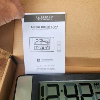 La Crosse Atomic Digital Clock