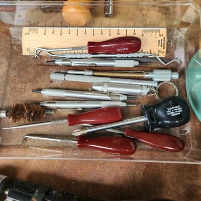 Box Lot Tools Kent, Snap-on , Black and Decker , hammers, Craftsman Vise Grip