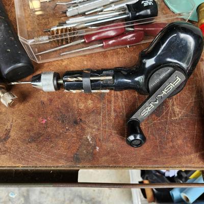 Box Lot Tools Kent, Snap-on , Black and Decker , hammers, Craftsman Vise Grip