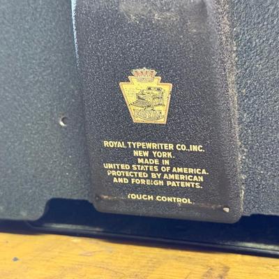 LOT 161B: Vintage Touch Control Royal Typewriter