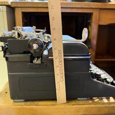 LOT 161B: Vintage Touch Control Royal Typewriter