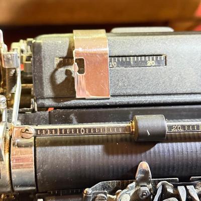 LOT 161B: Vintage Touch Control Royal Typewriter