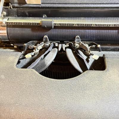 LOT 161B: Vintage Touch Control Royal Typewriter