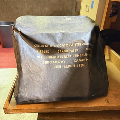 LOT 161B: Vintage Touch Control Royal Typewriter