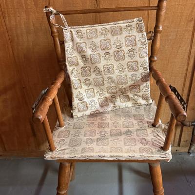 LOT 165B: Vintage Thayer High Chair & Hawkeye Quality Baskenette by Burlington Basket Company