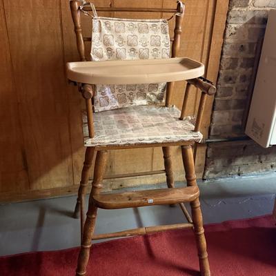 LOT 165B: Vintage Thayer High Chair & Hawkeye Quality Baskenette by Burlington Basket Company