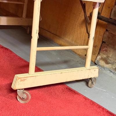 LOT 165B: Vintage Thayer High Chair & Hawkeye Quality Baskenette by Burlington Basket Company