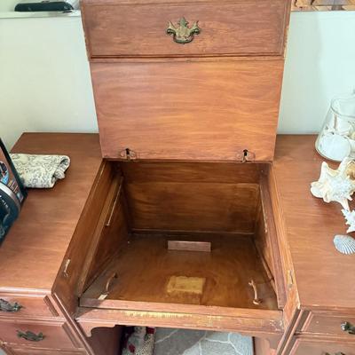 LOT 156H: Vintage Typewriter Desk