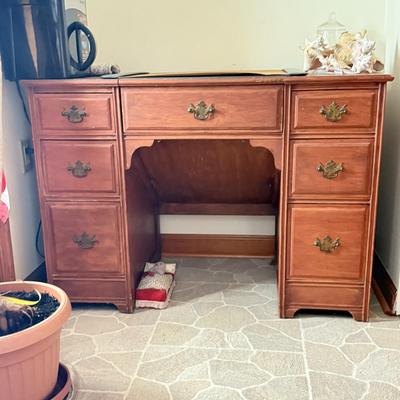 LOT 156H: Vintage Typewriter Desk