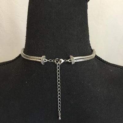 Beautiful very nice Lia Sophia heart cable wire chain necklace