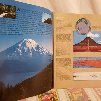 Vintage Souvenirs From The USA (LR-KD)