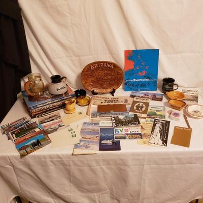 Vintage Souvenirs From The USA (LR-KD)
