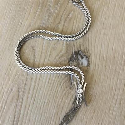 Beautiful, vintage, rhinestone dangle necklace