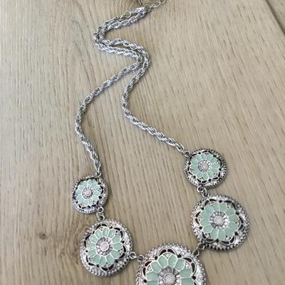 Beautiful, Silver tone statement necklace