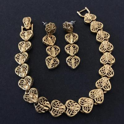 Very nice beautiful, vintage, gold toned, heart bracelet, and earring set