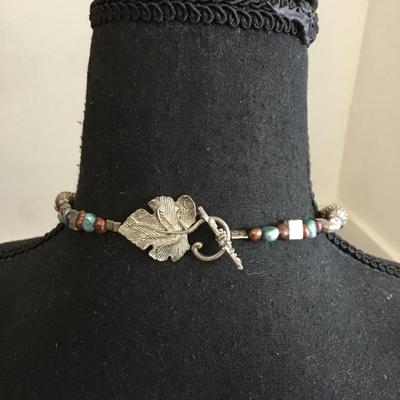 Very nice gemstone & genuine pearl statement, necklace