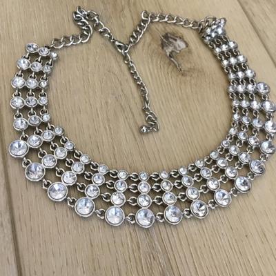 Beautiful Silver tone Rhinestone collar necklace.