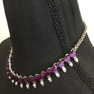 Beautiful vintage, thermal, set choker style necklace, silver toned