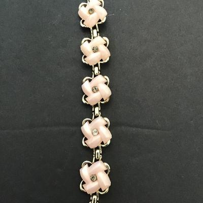 Very nice vintage Lucite bracelet