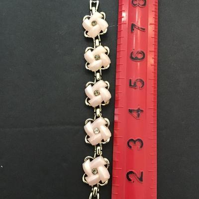 Very nice vintage Lucite bracelet