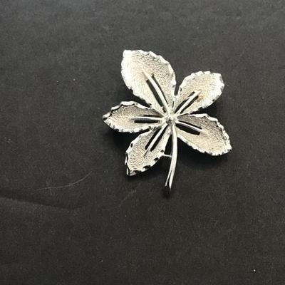 Vintage Sarah Cov SilverTone, leaf Lapel pin Brooch