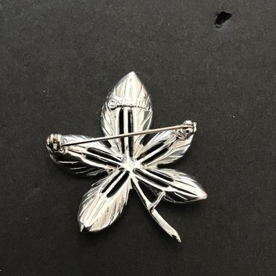 Vintage Sarah Cov SilverTone, leaf Lapel pin Brooch