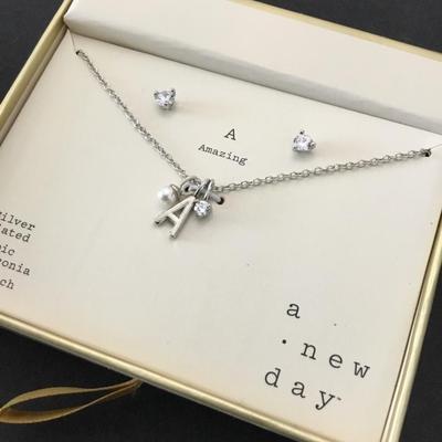 Cute Silver plated cubic zirconia necklace